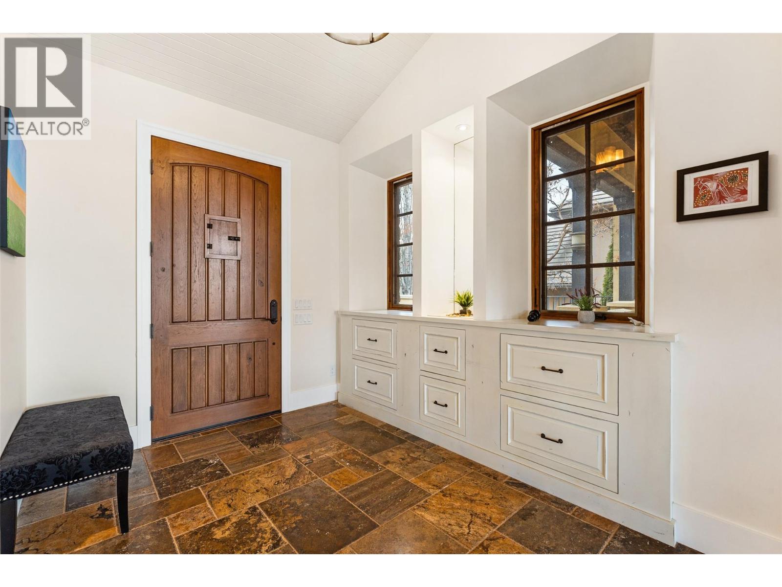 2457 Selkirk Drive, Kelowna, British Columbia  V1V 2R7 - Photo 8 - 10376813