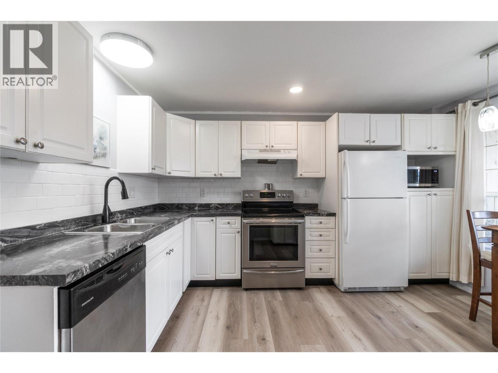 430 20 Street Se, Salmon Arm, British Columbia  V1E 1J4 - Photo 45 - 10376552