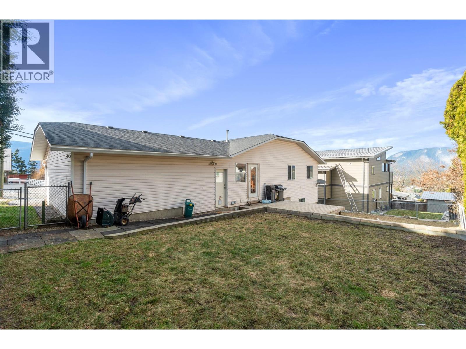 430 20 Street Se, Salmon Arm, British Columbia  V1E 1J4 - Photo 59 - 10376552