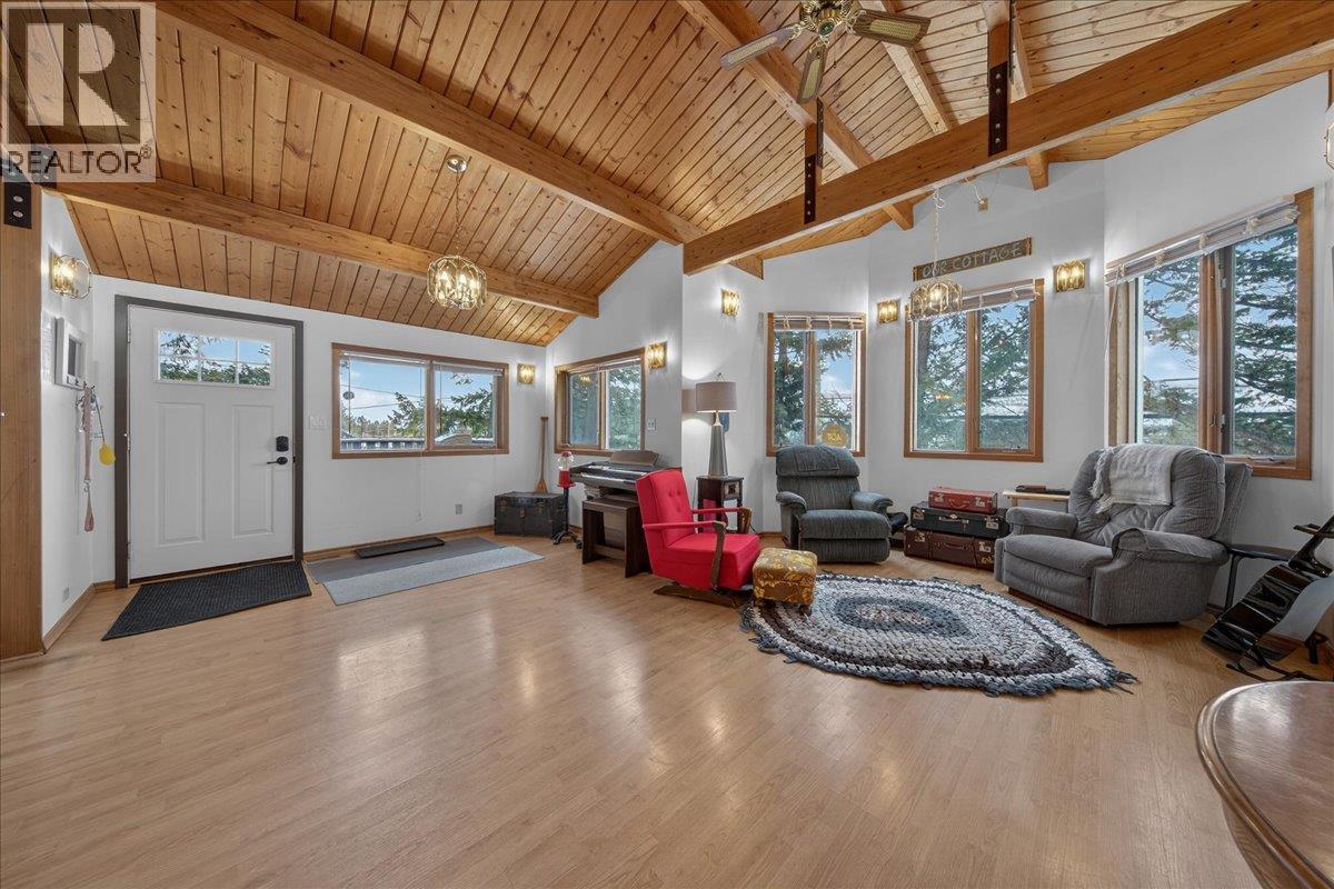 5024 Hot Springs Road, Fairmont Hot Springs, British Columbia  V0B 1L1 - Photo 5 - 10377068