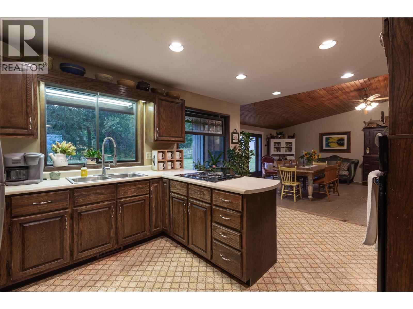 2523 Evans Road, Celista, British Columbia  V0E 1M6 - Photo 12 - 10377750