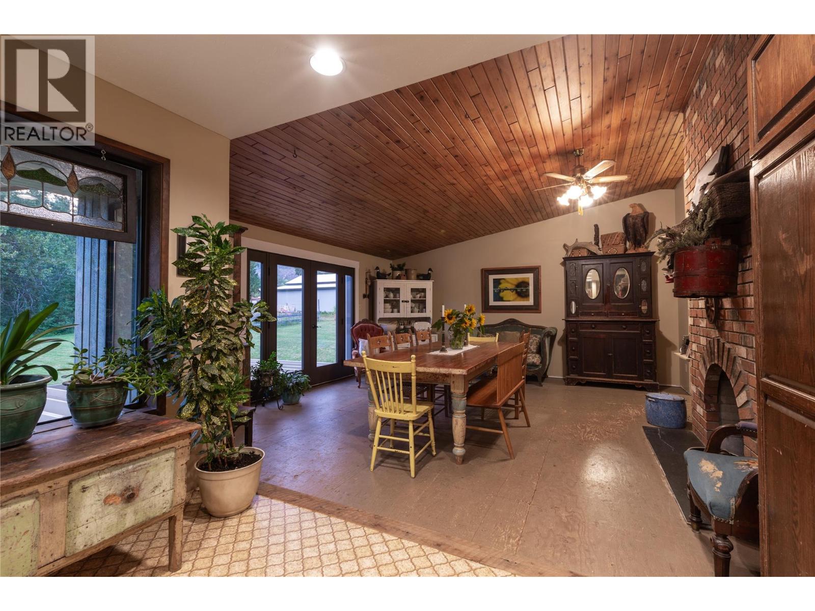 2523 Evans Road, Celista, British Columbia  V0E 1M6 - Photo 14 - 10377750