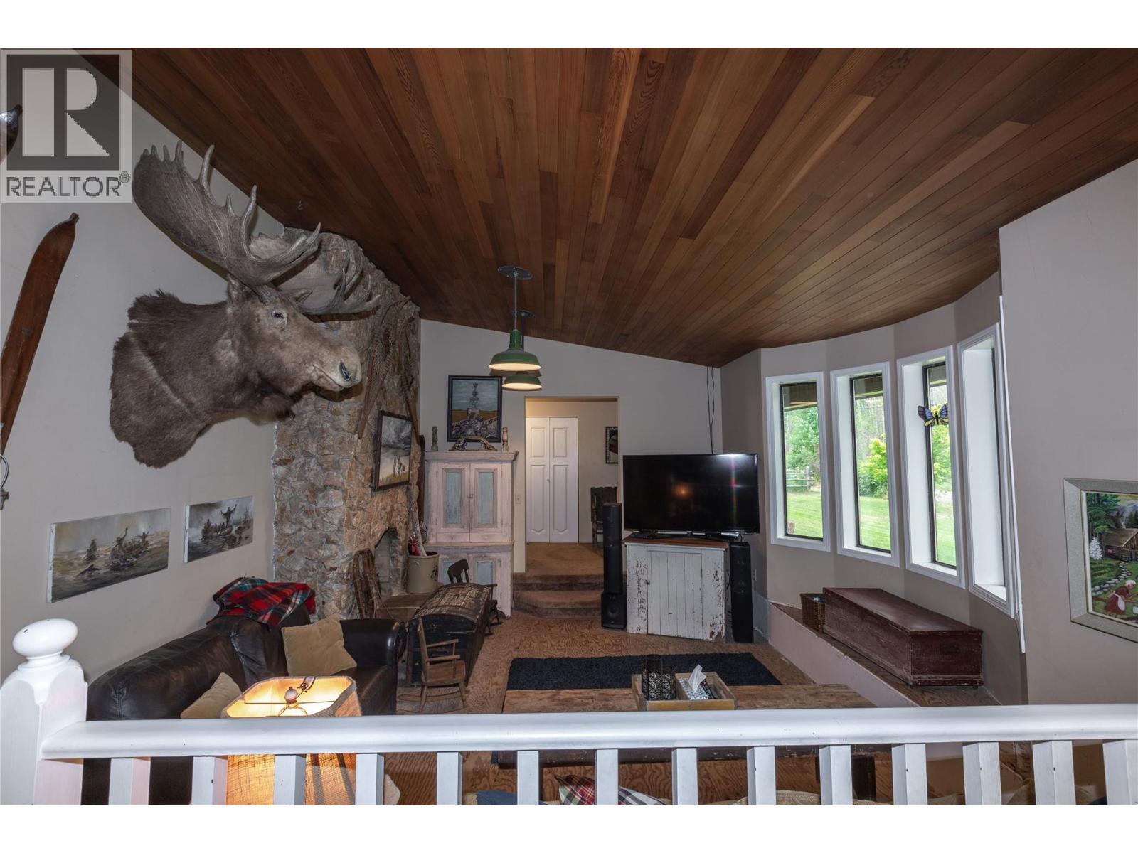 2523 Evans Road, Celista, British Columbia  V0E 1M6 - Photo 10 - 10377717