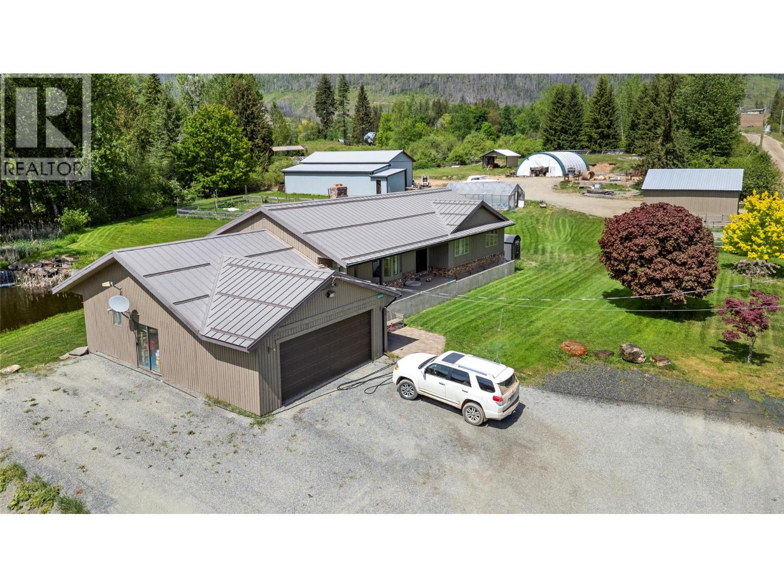 2523 Evans Road, Celista, British Columbia  V0E 1M6 - Photo 21 - 10377717