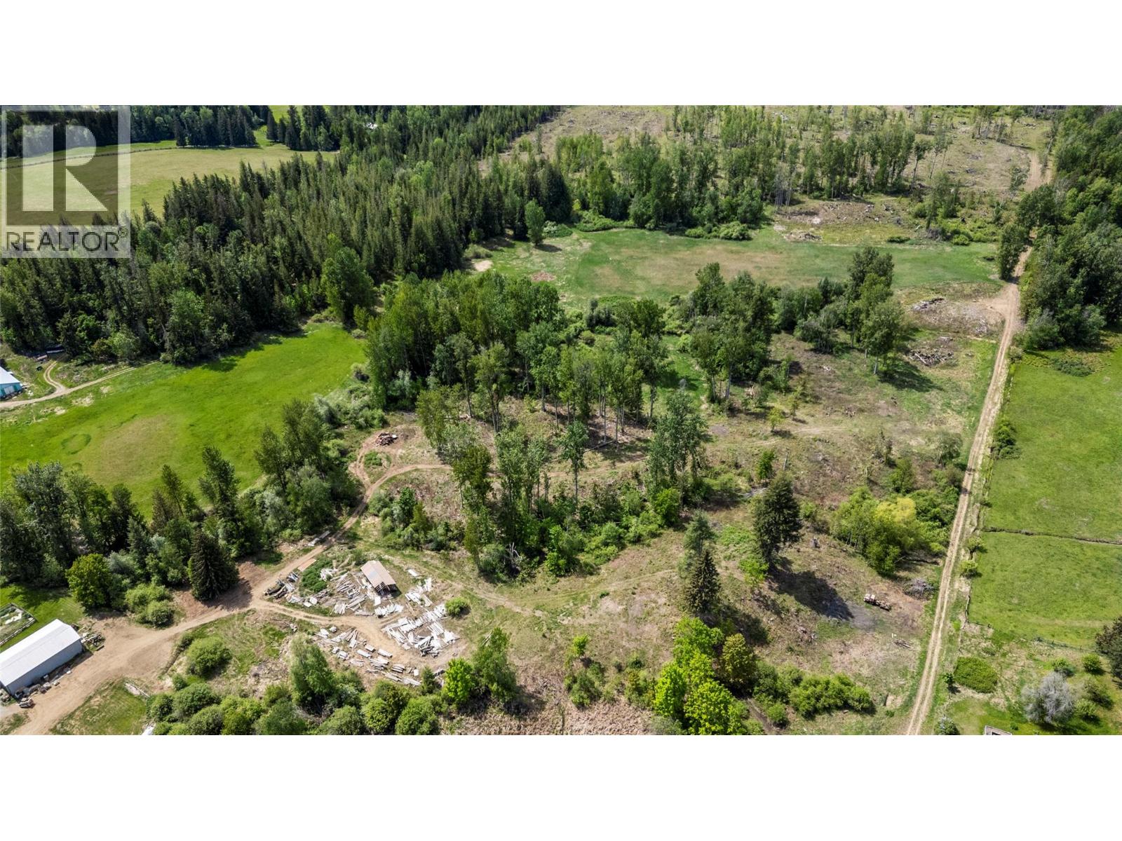 2523 Evans Road, Celista, British Columbia  V0E 1M6 - Photo 27 - 10377717