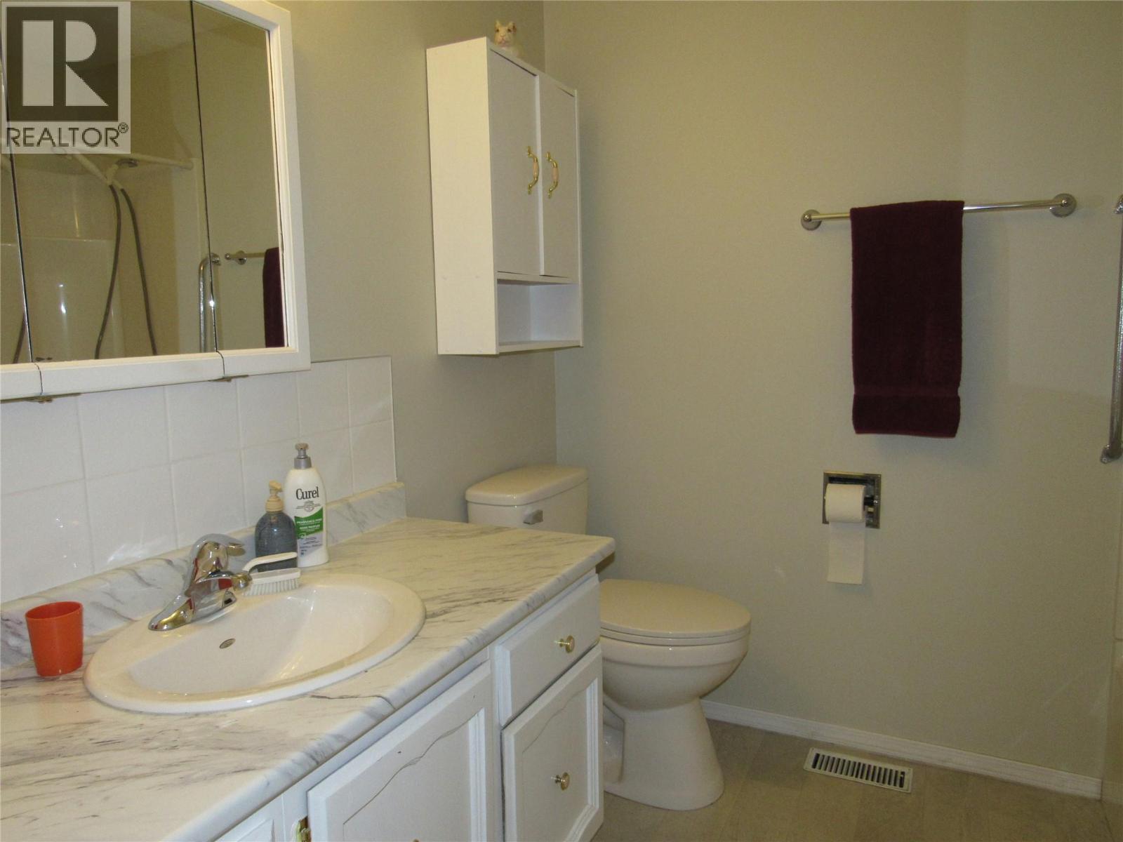 519 10th Avenue, Castlegar, British Columbia  V1N 1K6 - Photo 18 - 10373580