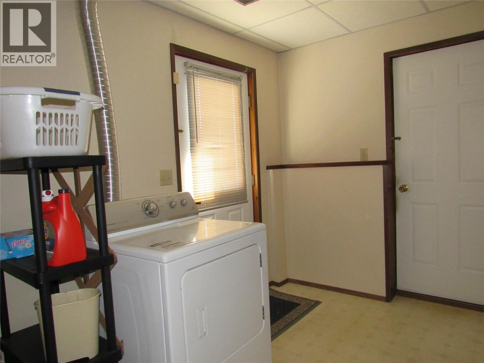 519 10th Avenue, Castlegar, British Columbia  V1N 1K6 - Photo 37 - 10373580