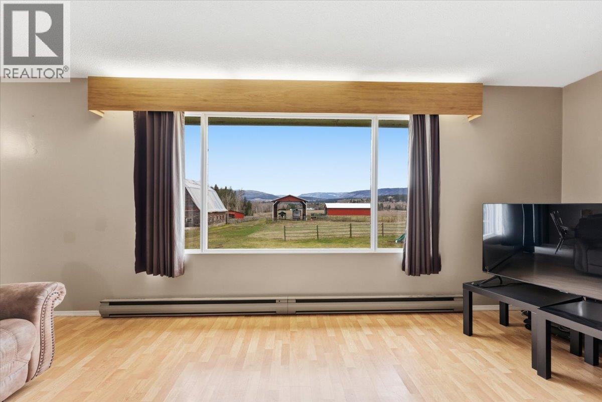 1121 Mountain View Road, Armstrong, British Columbia  V4Y 0S2 - Photo 11 - 10377775