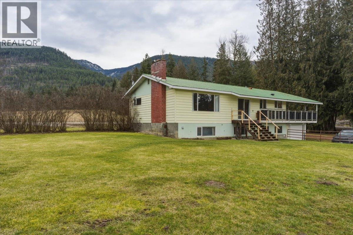 1121 Mountain View Road, Armstrong, British Columbia  V4Y 0S2 - Photo 3 - 10377775