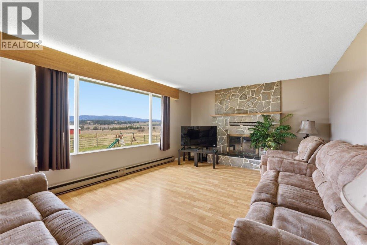 1121 Mountain View Road, Armstrong, British Columbia  V4Y 0S2 - Photo 9 - 10377775