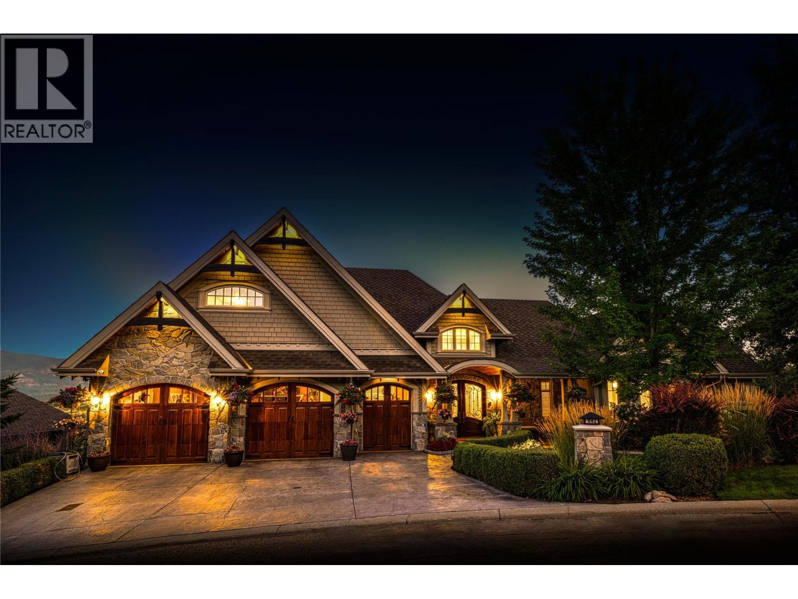 602 Falcon Point Way, Vernon, British Columbia  V1H 2H7 - Photo 2 - 10377407