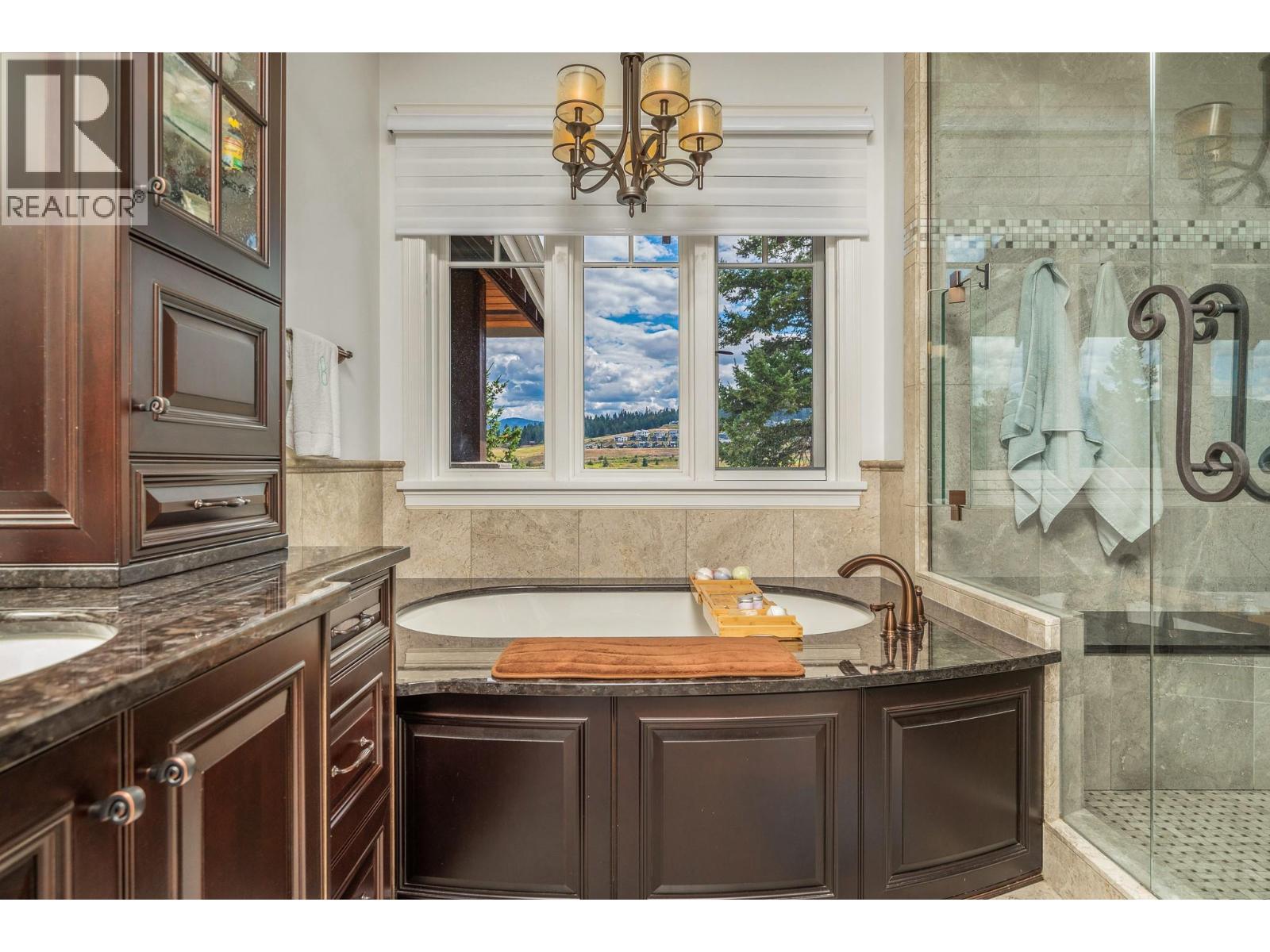 602 Falcon Point Way, Vernon, British Columbia  V1H 2H7 - Photo 33 - 10377407