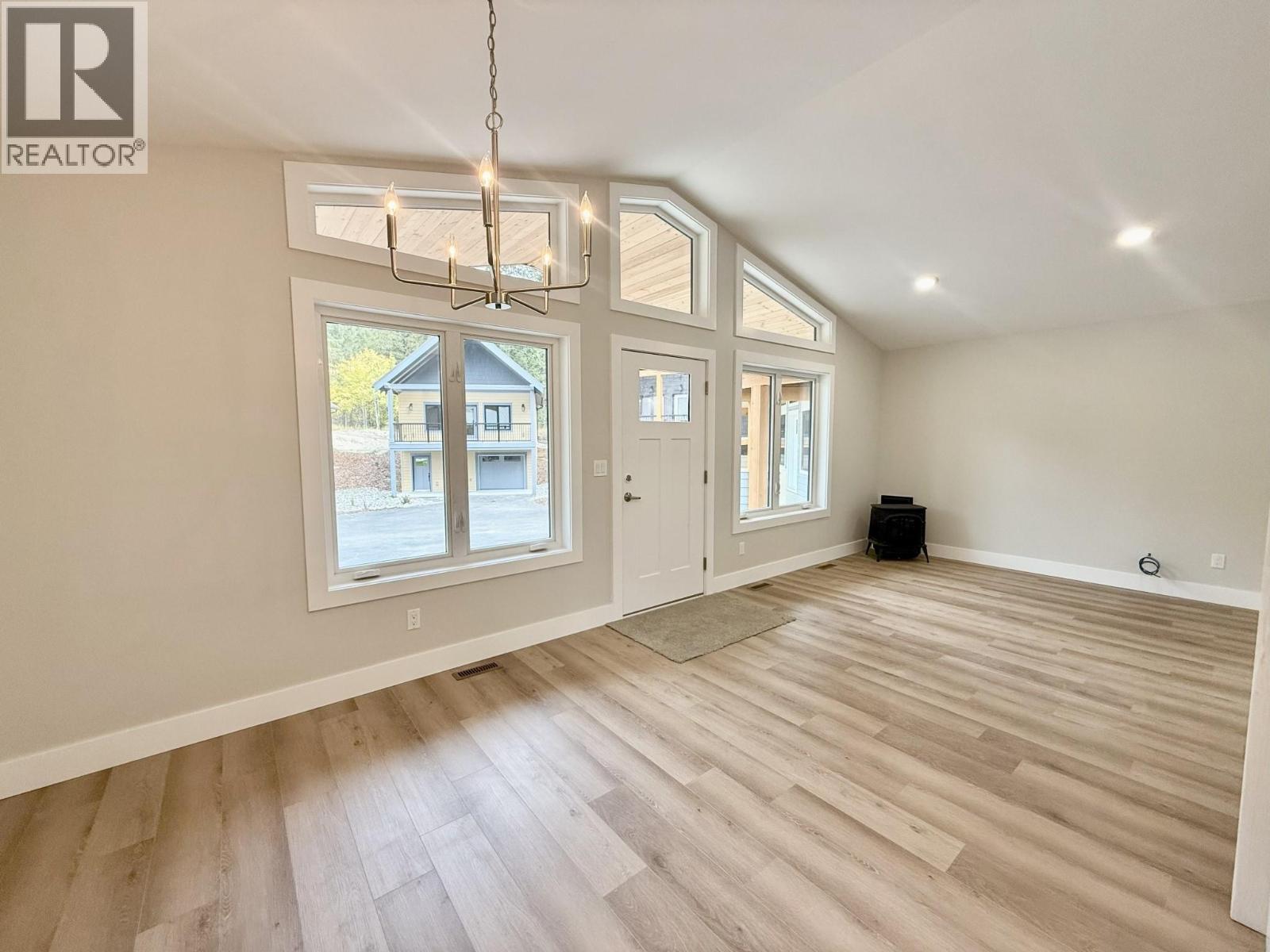 1938 Foxwood Trail Unit# 7, Windermere, British Columbia  V0B 2L2 - Photo 9 - 10377790