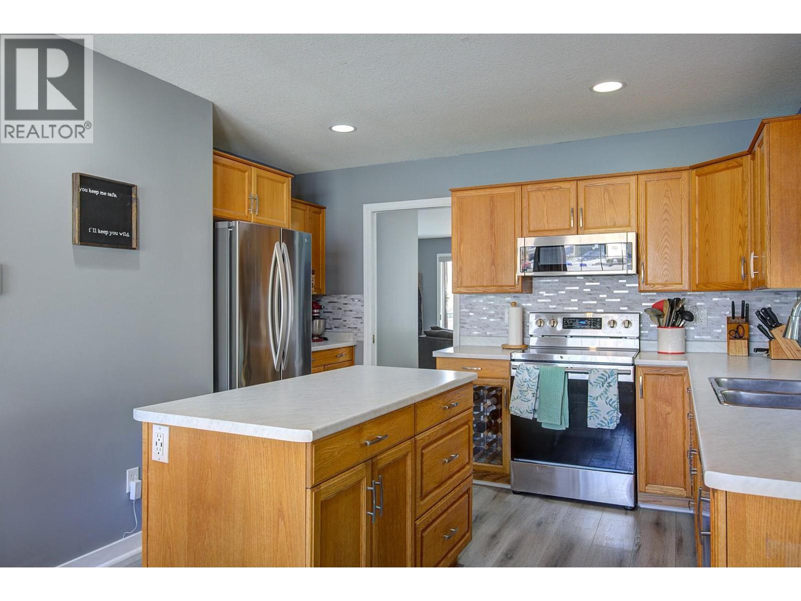 5812 Richfield Place, Vernon, British Columbia  V1H 1A6 - Photo 10 - 10343425