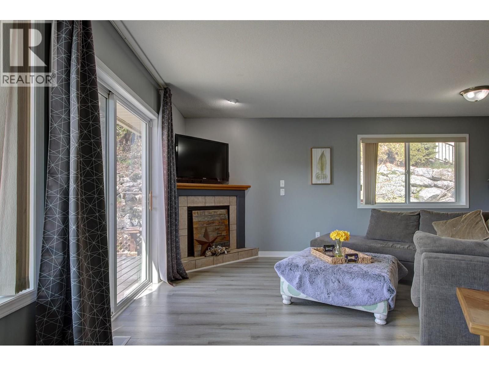 5812 Richfield Place, Vernon, British Columbia  V1H 1A6 - Photo 18 - 10343425