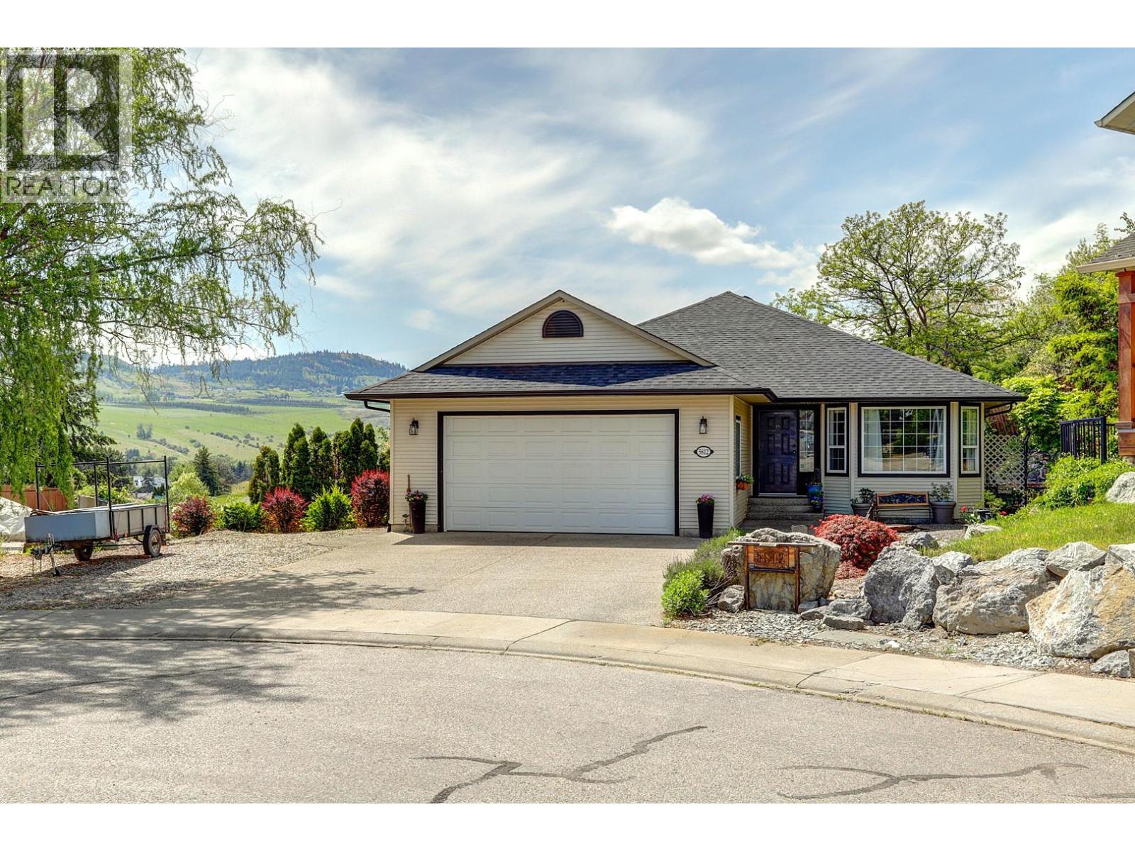 5812 Richfield Place, Vernon, British Columbia  V1H 1A6 - Photo 2 - 10343425