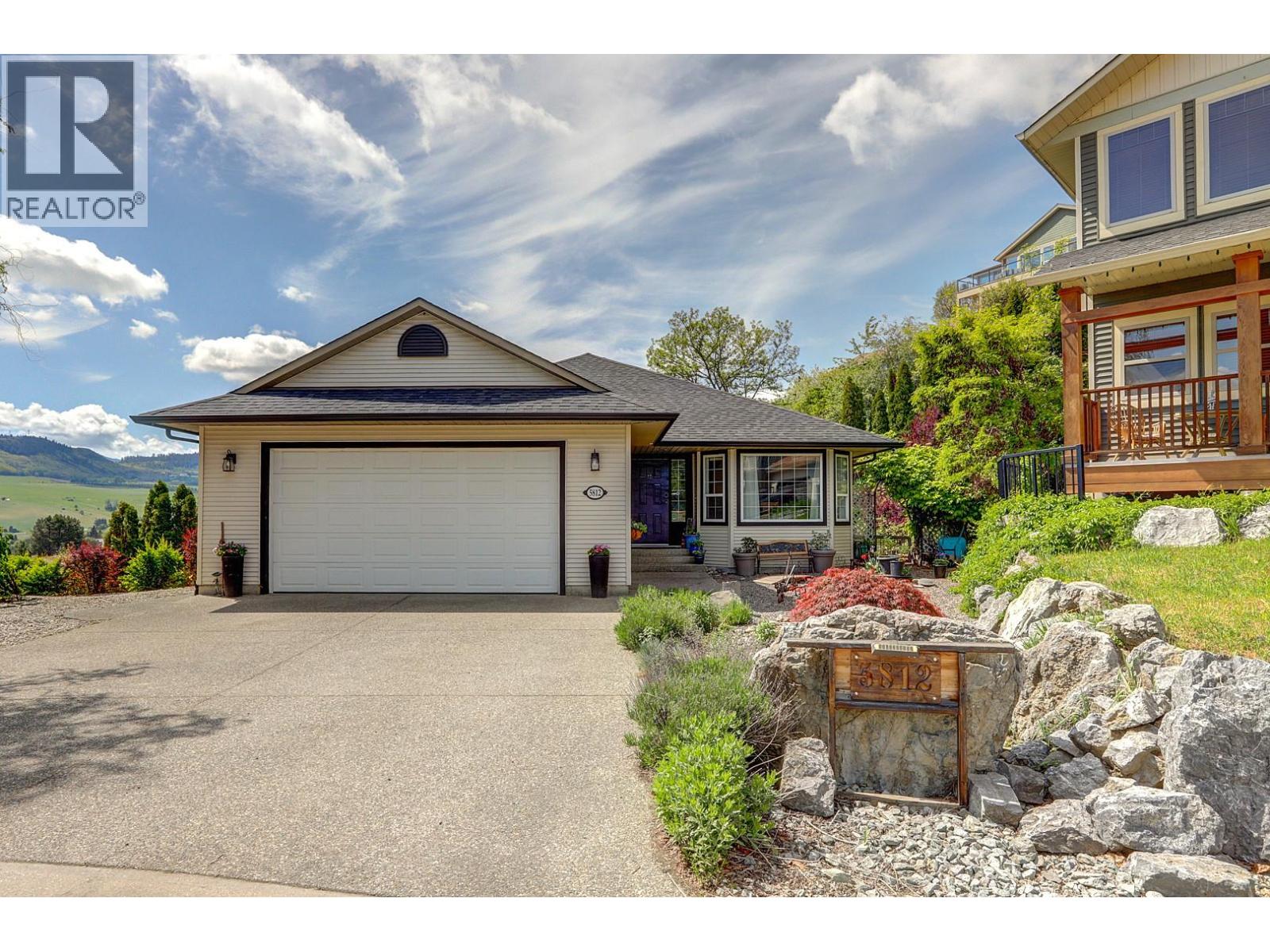 5812 Richfield Place, Vernon, British Columbia  V1H 1A6 - Photo 3 - 10343425