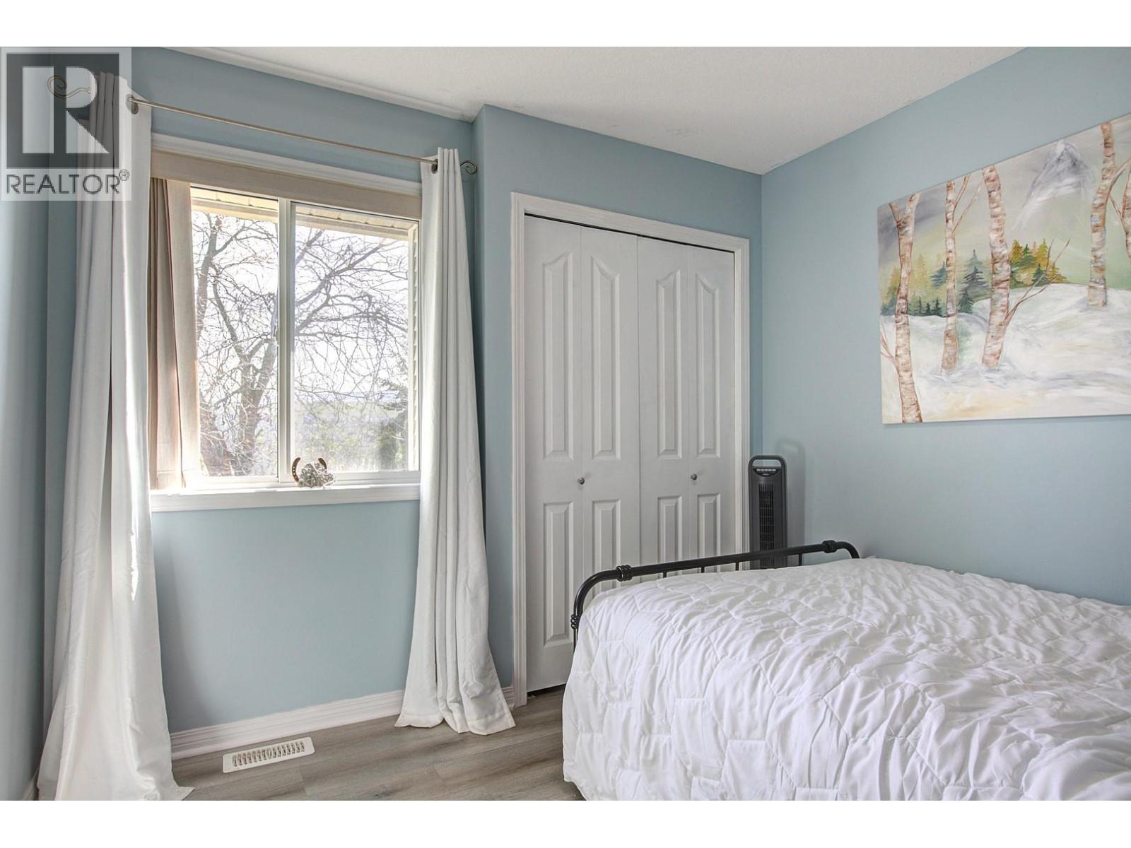 5812 Richfield Place, Vernon, British Columbia  V1H 1A6 - Photo 32 - 10343425