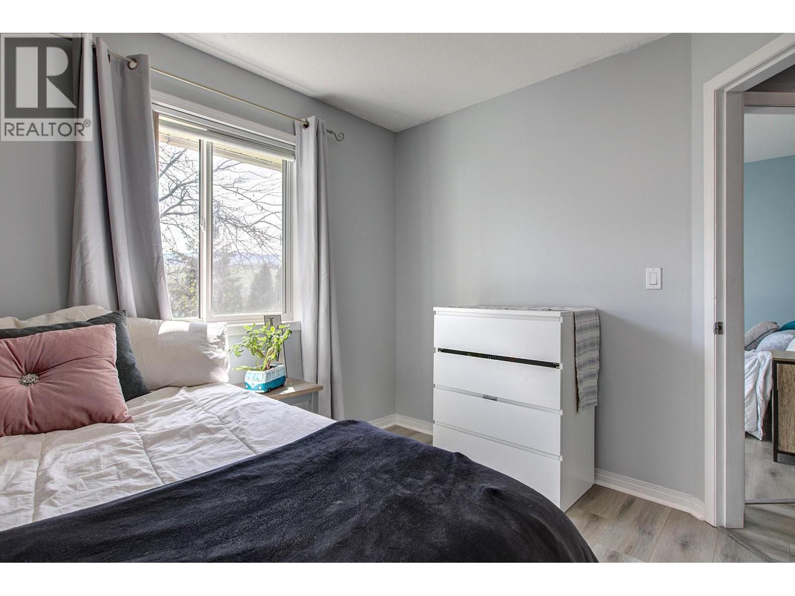 5812 Richfield Place, Vernon, British Columbia  V1H 1A6 - Photo 37 - 10343425