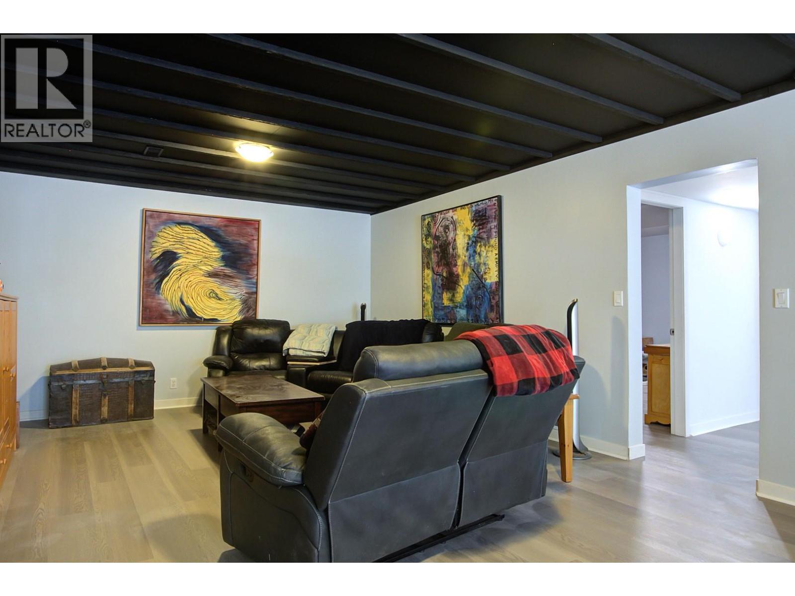 5812 Richfield Place, Vernon, British Columbia  V1H 1A6 - Photo 43 - 10343425