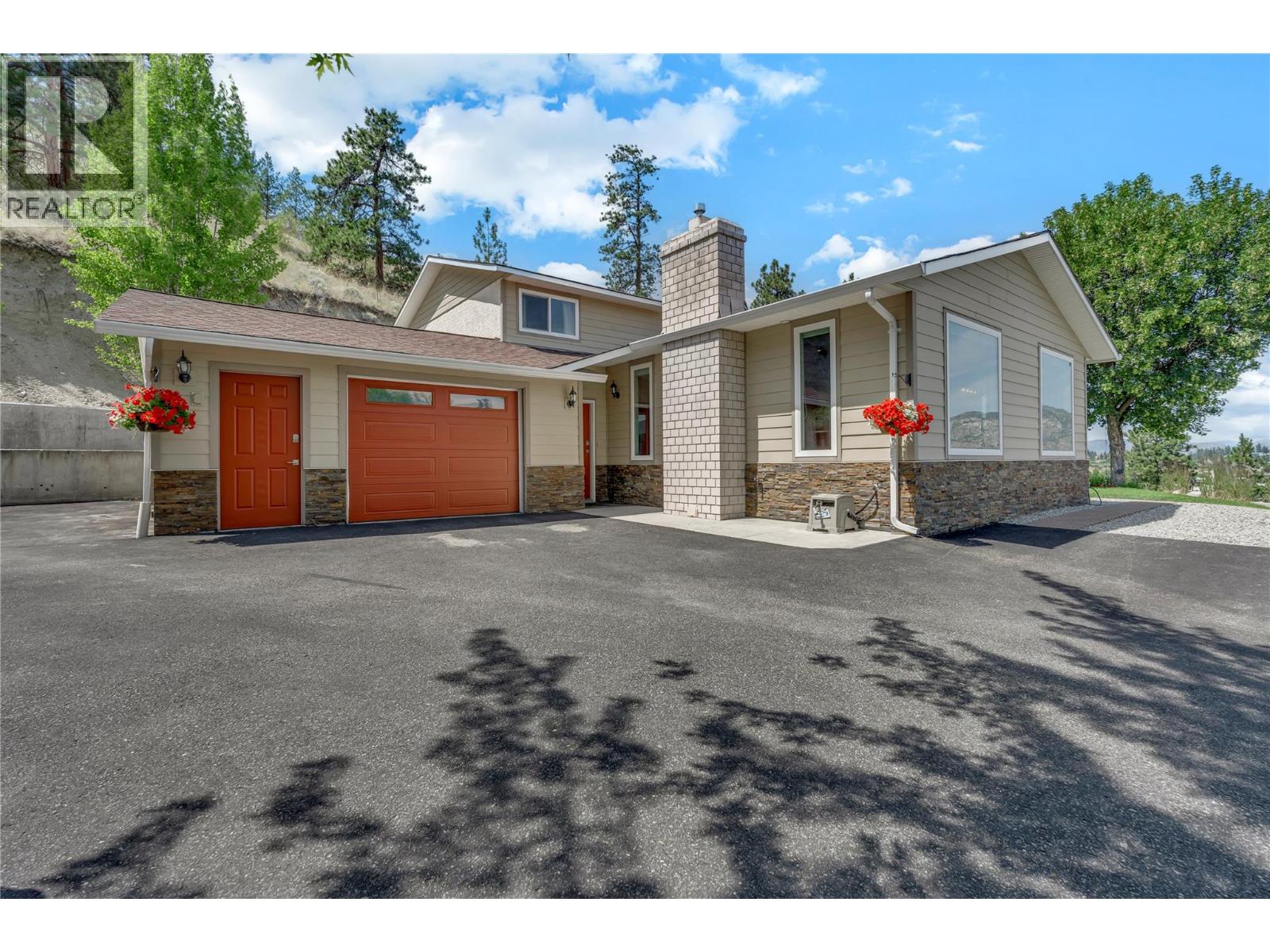 8704 Kuroda Place, Summerland, British Columbia  V0H 1Z7 - Photo 1 - 10377654