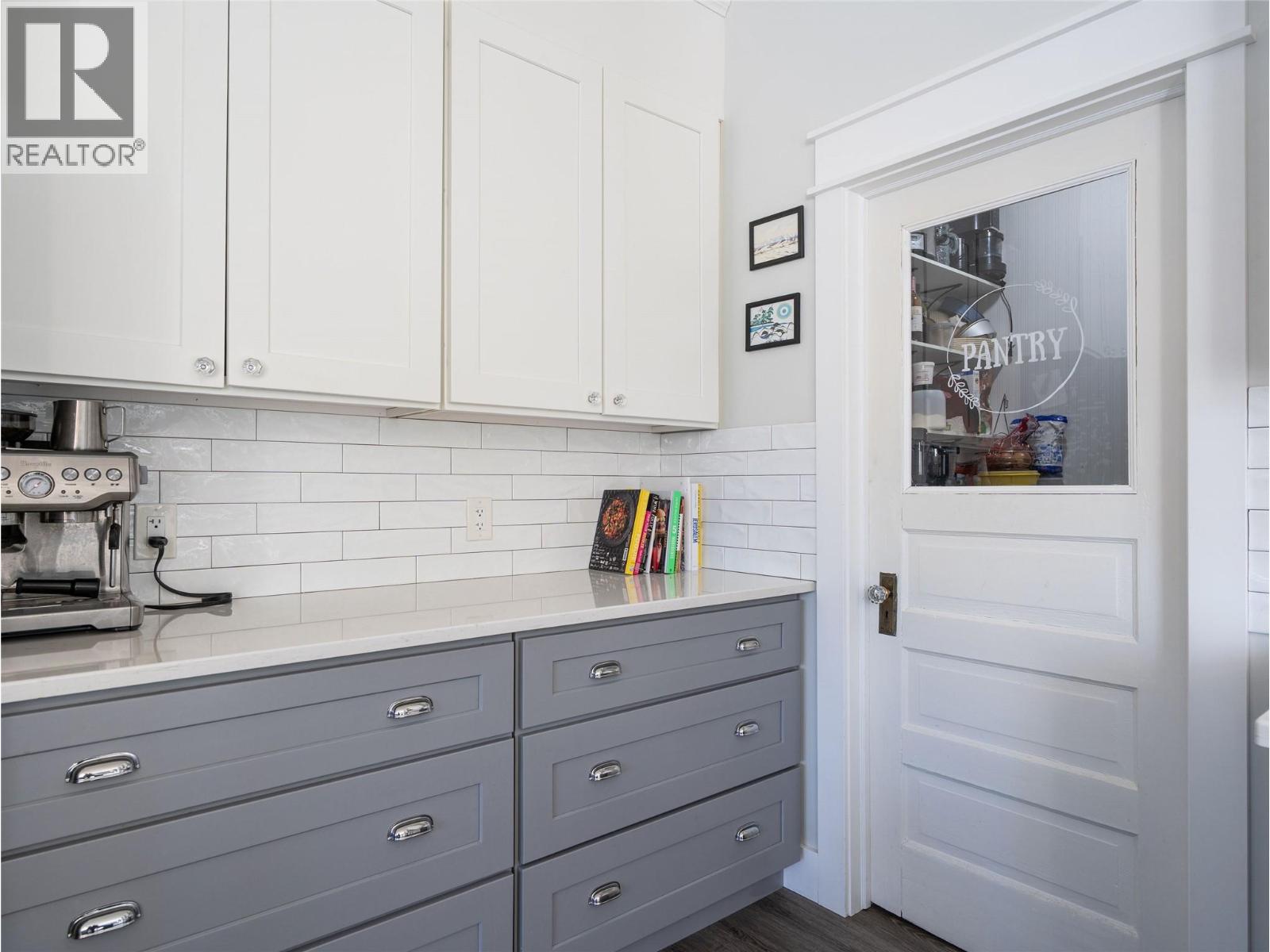 1633 Mason Road, Revelstoke, British Columbia  V0E 2S0 - Photo 18 - 10376843