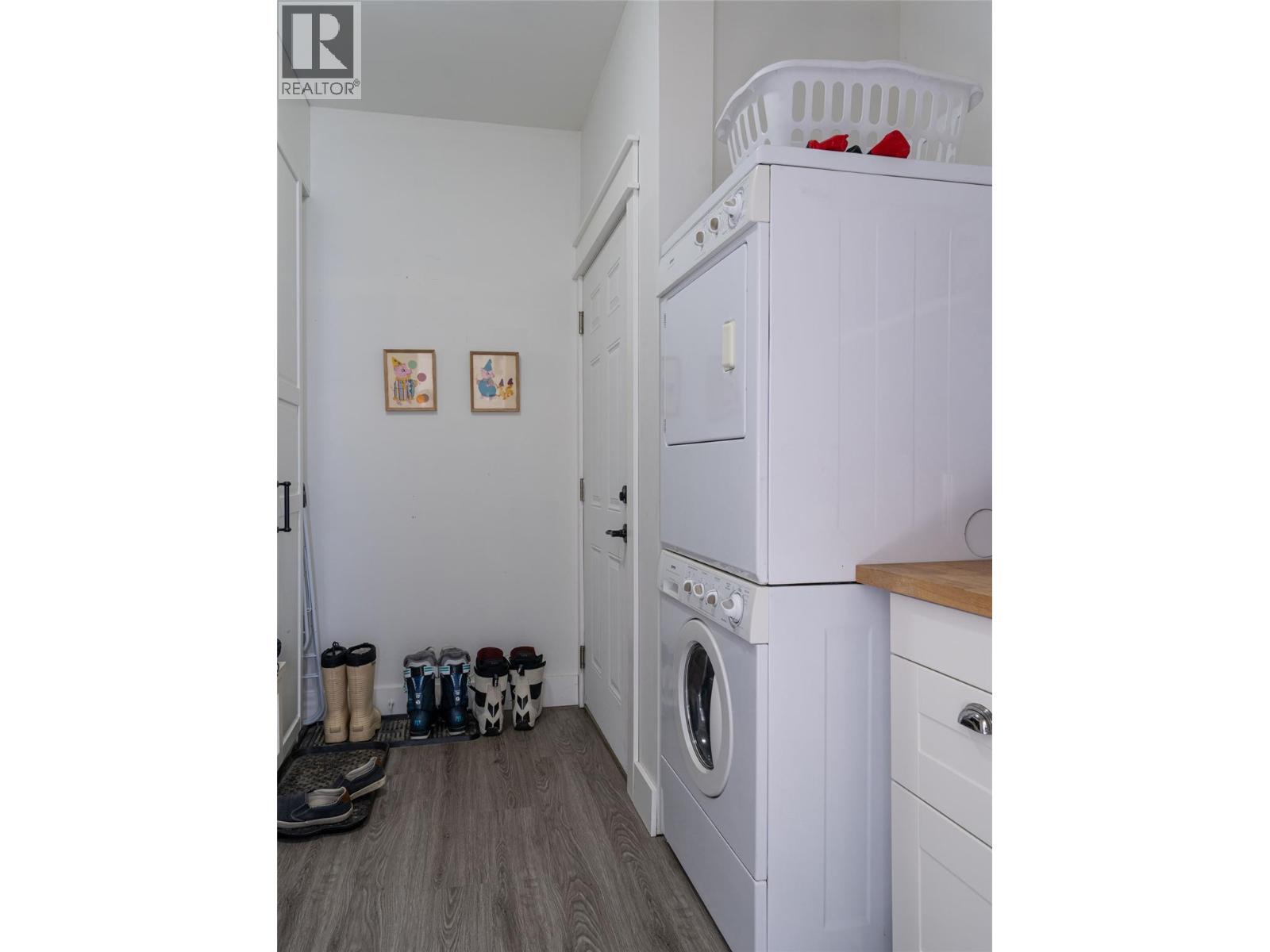 1633 Mason Road, Revelstoke, British Columbia  V0E 2S0 - Photo 24 - 10376843