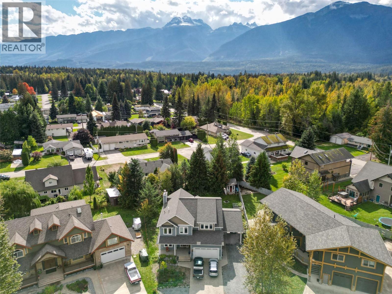 1633 Mason Road, Revelstoke, British Columbia  V0E 2S0 - Photo 5 - 10376843