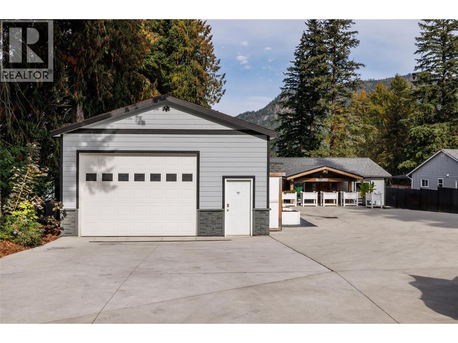 2661 Blind Bay Road, Blind Bay, British Columbia  V0E 1H1 - Photo 38 - 10377809