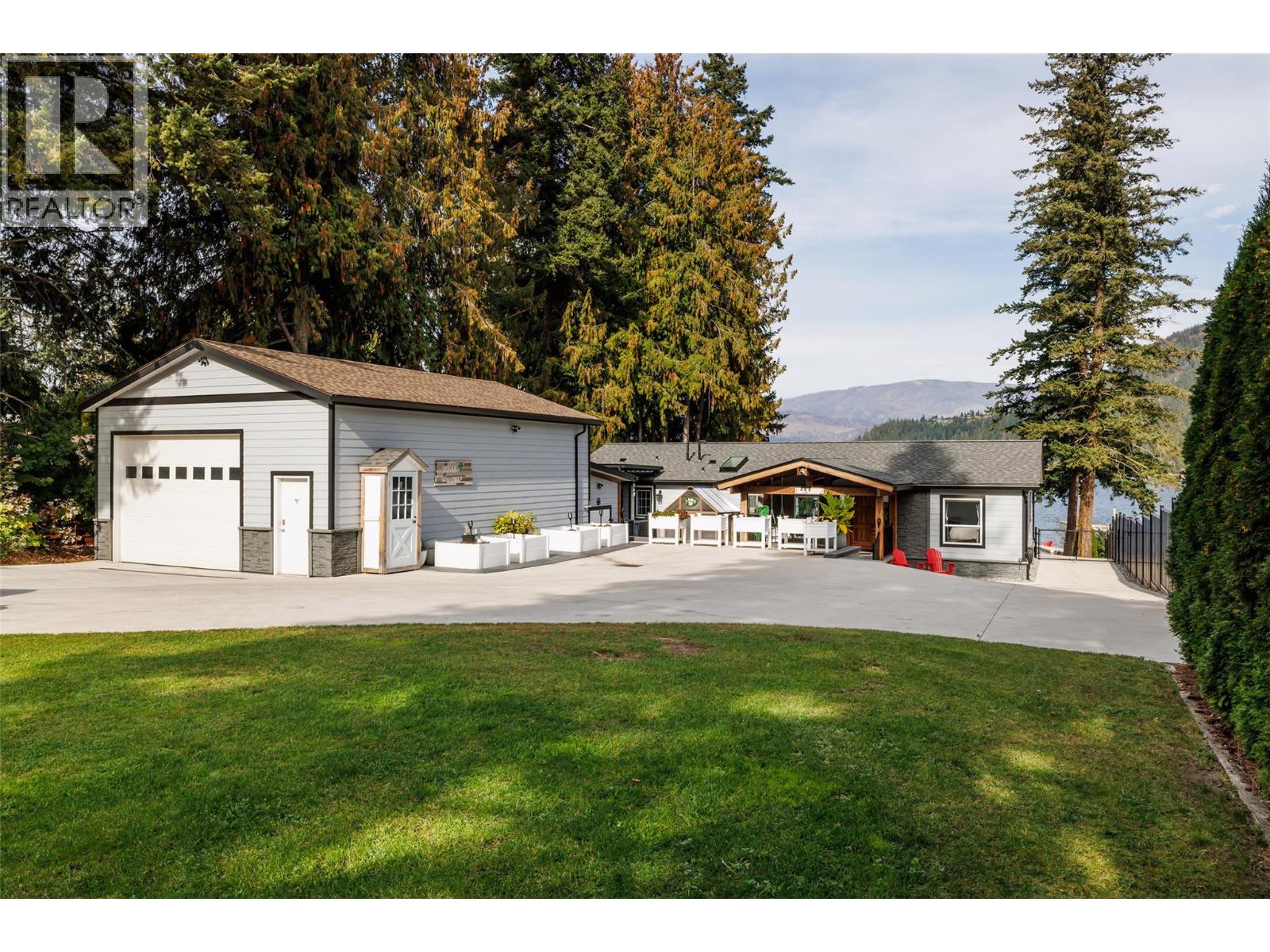 2661 Blind Bay Road, Blind Bay, British Columbia  V0E 1H1 - Photo 9 - 10377809