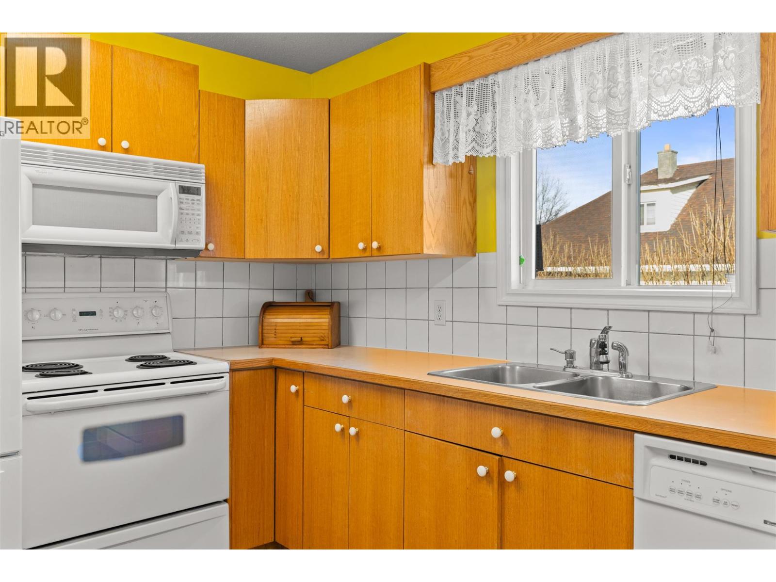 1801 35th Avenue, Vernon, British Columbia  V1T 2R9 - Photo 5 - 10377767