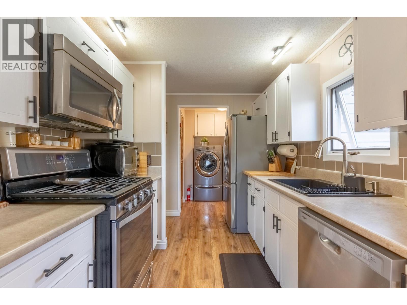 2400 Oakdale Way Unit# 87, Kamloops, British Columbia  V2B 6W7 - Photo 3 - 10377109