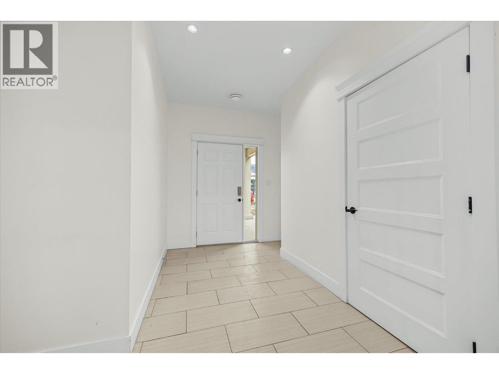 950 Rutland Road N, Kelowna, British Columbia  V1X 3B7 - Photo 4 - 10375810