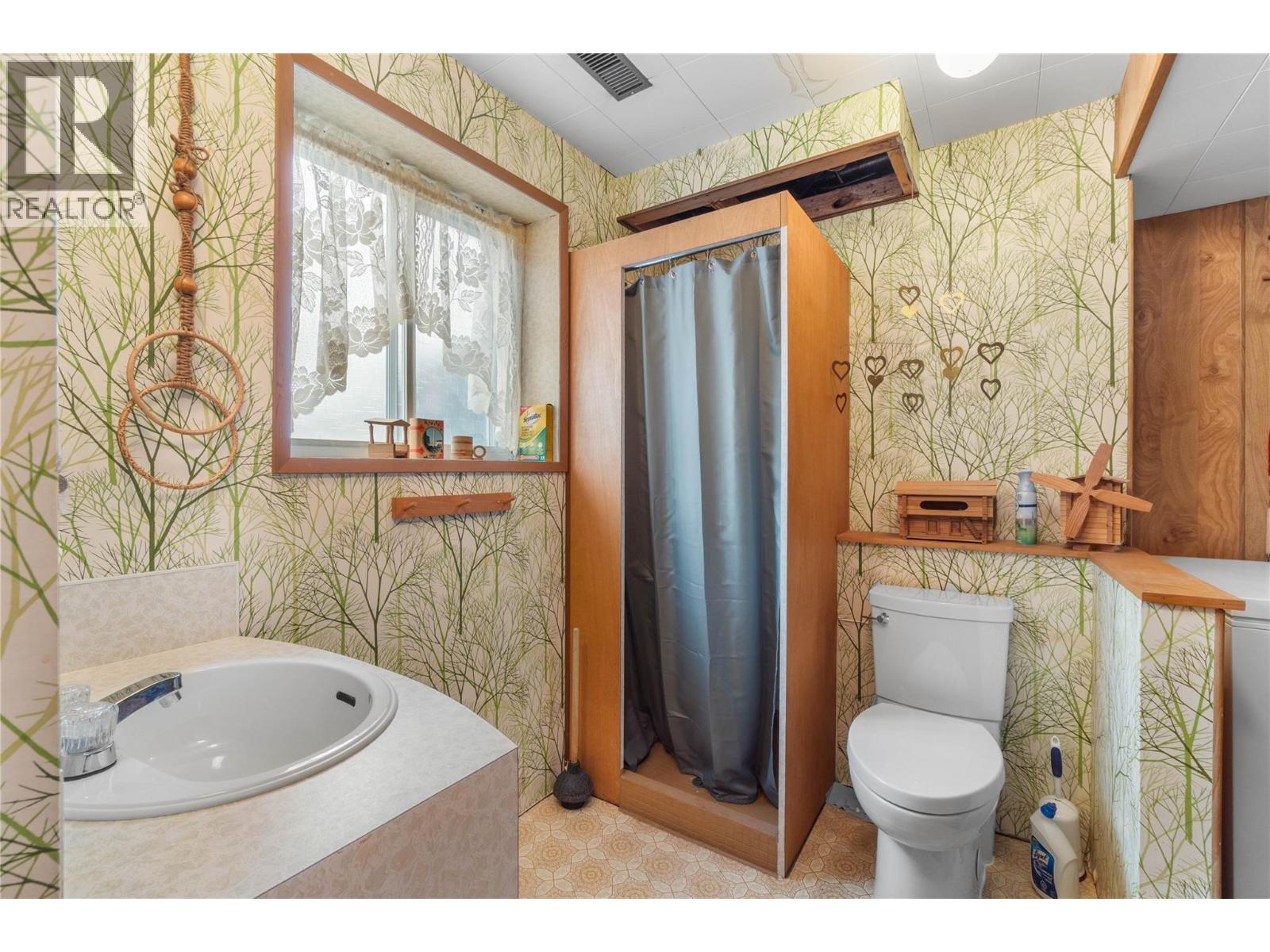 2627 Greenfield Avenue, Kamloops, British Columbia  V2B 4P9 - Photo 15 - 10377813