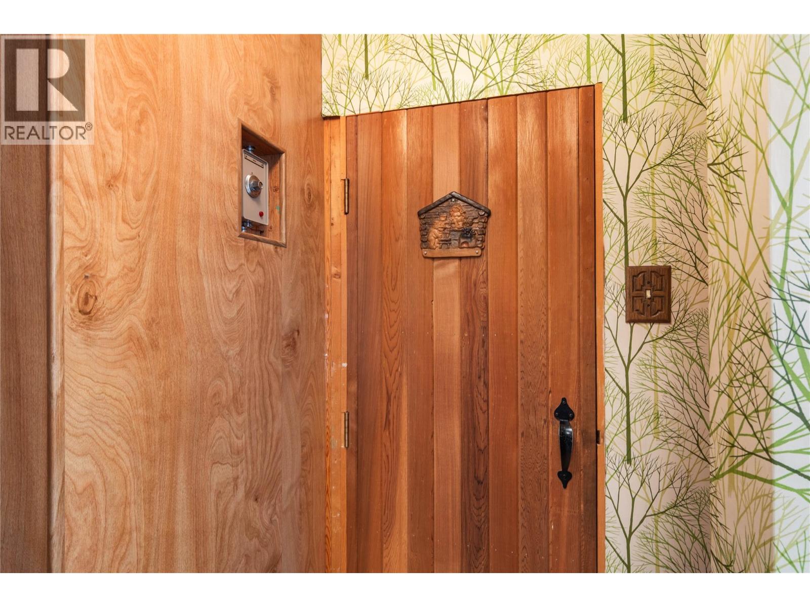 2627 Greenfield Avenue, Kamloops, British Columbia  V2B 4P9 - Photo 16 - 10377813