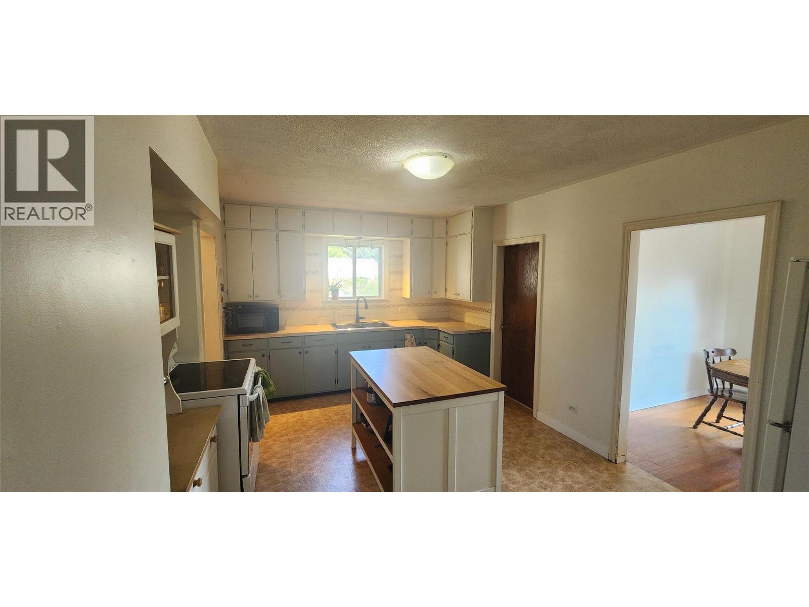 4960 Vernon Street, Grand Forks, British Columbia  V0H 1H5 - Photo 9 - 10377818