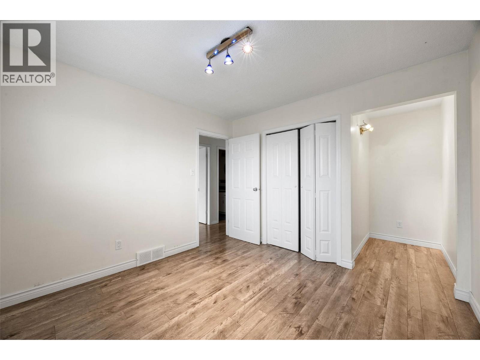 364 Waddington Drive, Kamloops, British Columbia  V2E 1M5 - Photo 13 - 10377680