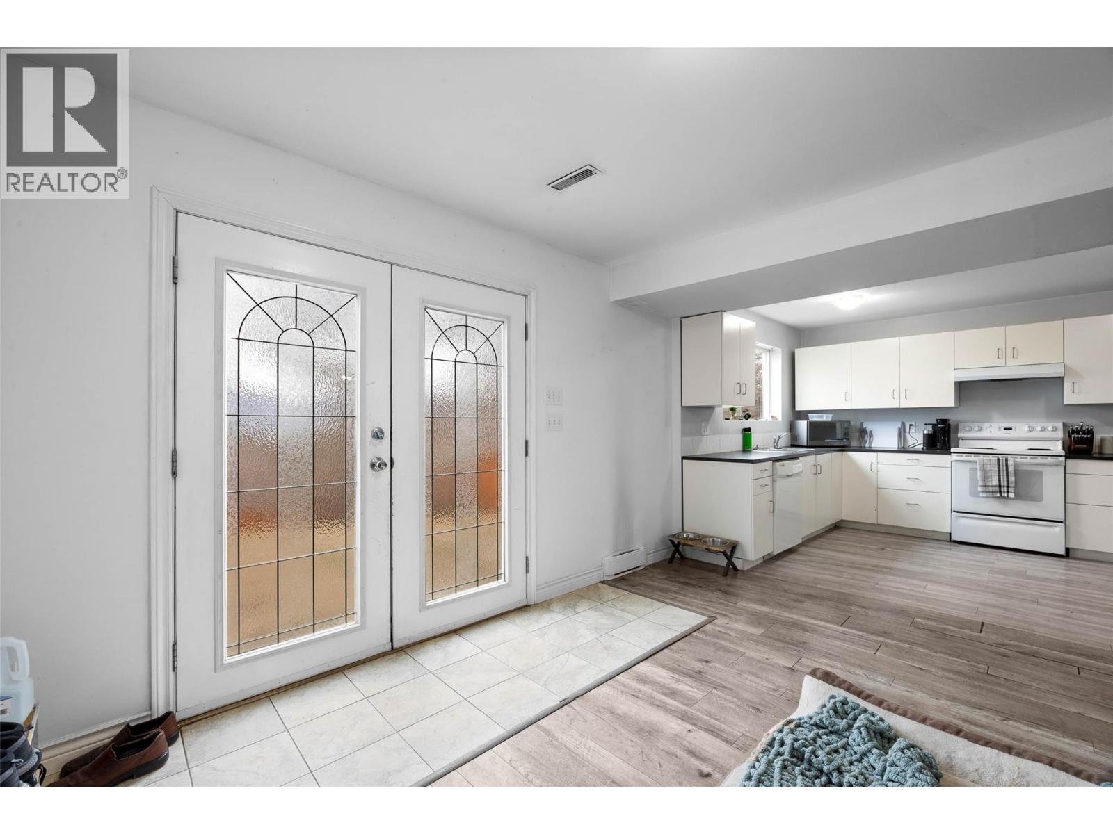 364 Waddington Drive, Kamloops, British Columbia  V2E 1M5 - Photo 14 - 10377680