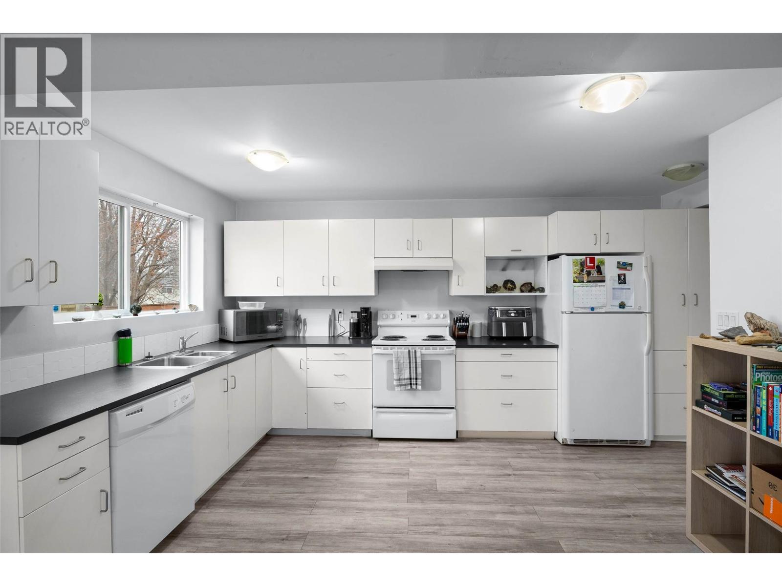 364 Waddington Drive, Kamloops, British Columbia  V2E 1M5 - Photo 15 - 10377680