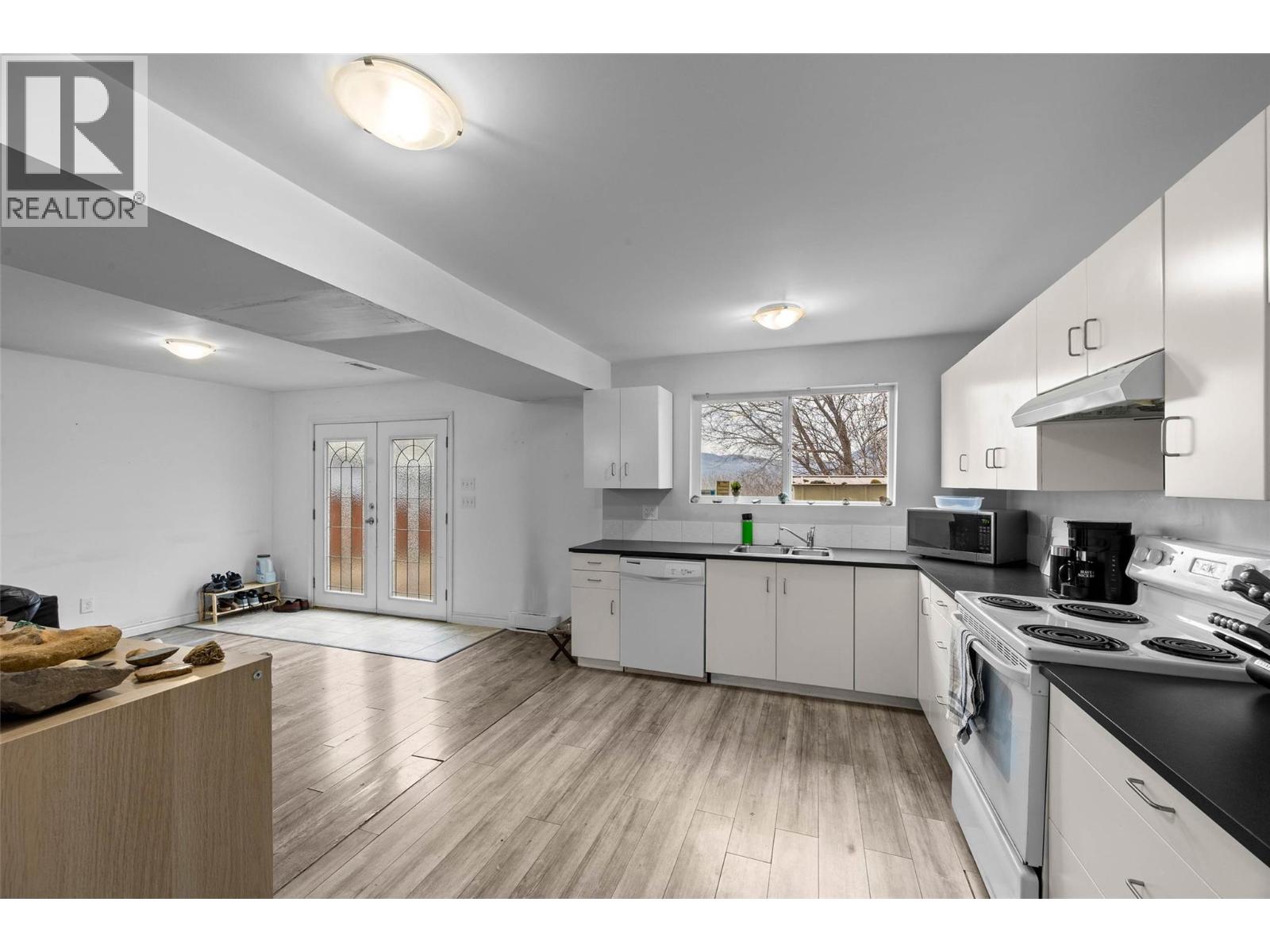 364 Waddington Drive, Kamloops, British Columbia  V2E 1M5 - Photo 16 - 10377680