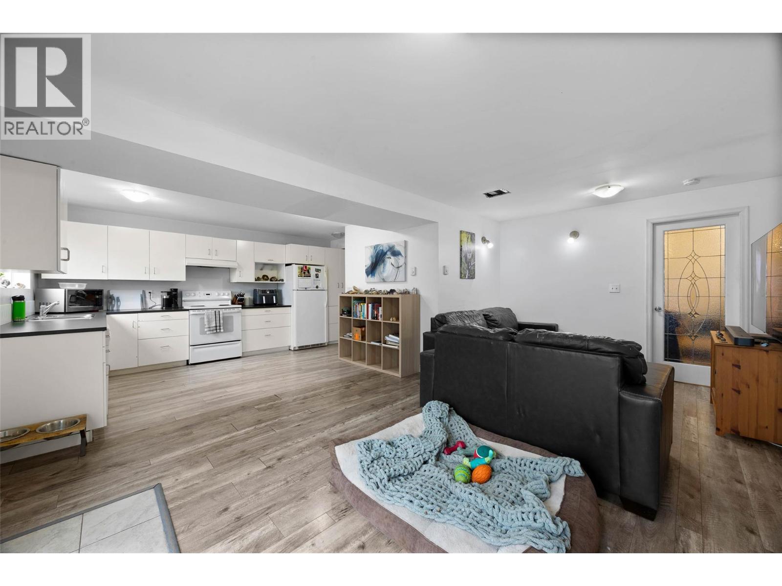 364 Waddington Drive, Kamloops, British Columbia  V2E 1M5 - Photo 18 - 10377680