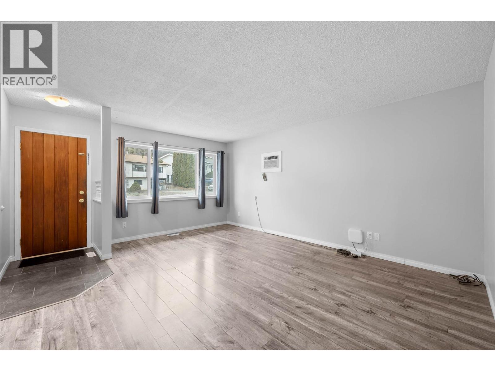 364 Waddington Drive, Kamloops, British Columbia  V2E 1M5 - Photo 7 - 10377680