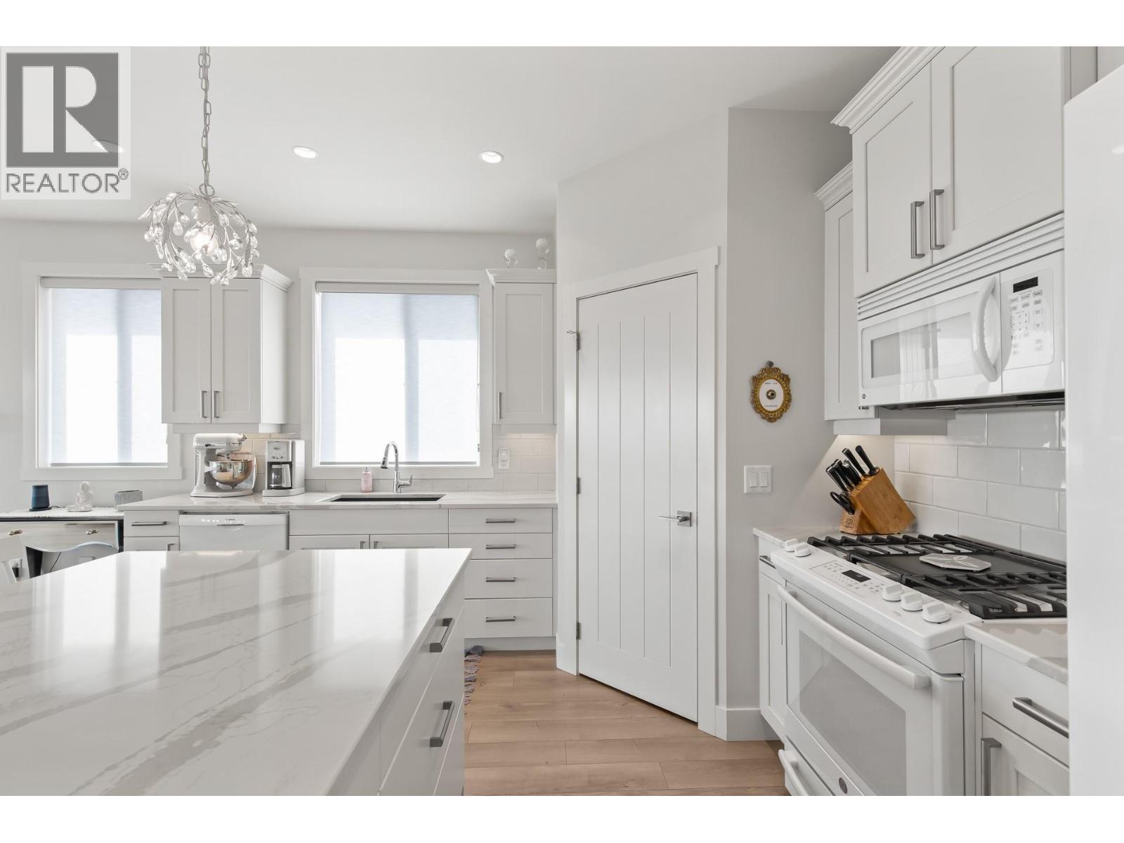 2612 Paramount Drive, West Kelowna, British Columbia  V4T 3N3 - Photo 7 - 10377745