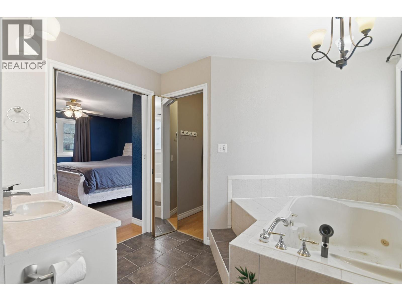 1734 Lynrick Road, Kelowna, British Columbia  V1P 1E9 - Photo 16 - 10377468