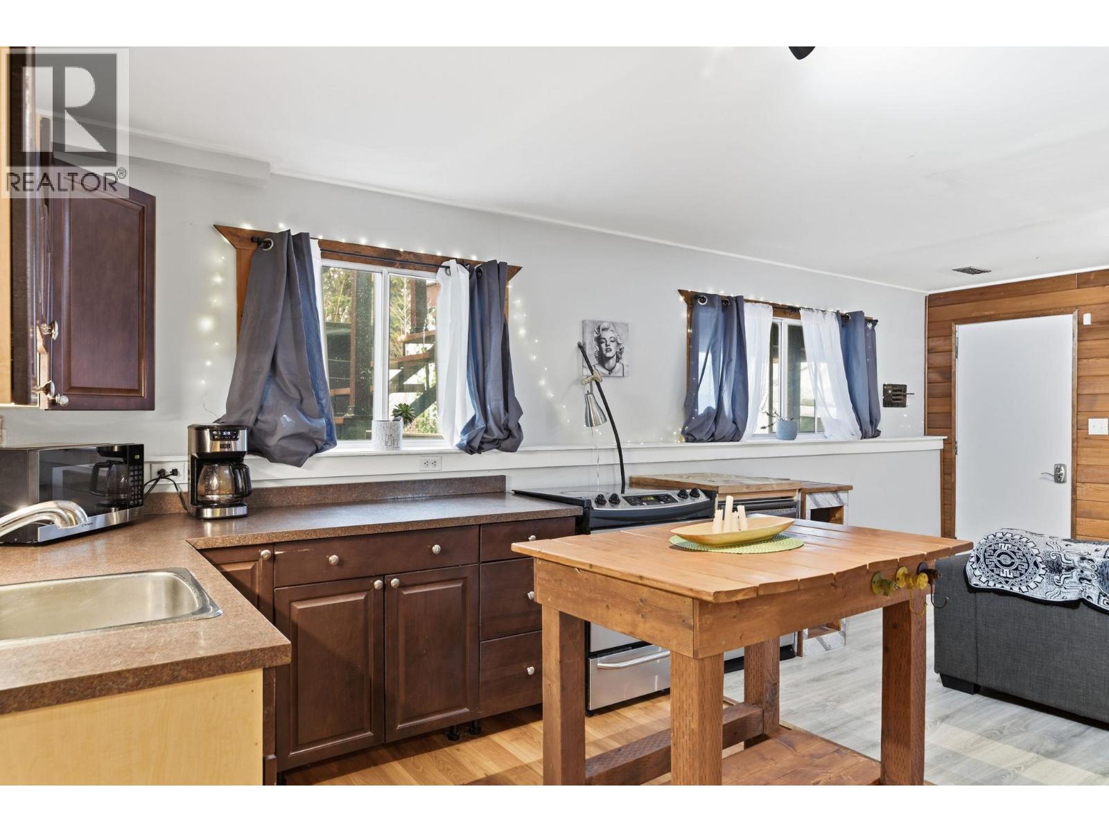 1734 Lynrick Road, Kelowna, British Columbia  V1P 1E9 - Photo 18 - 10377468