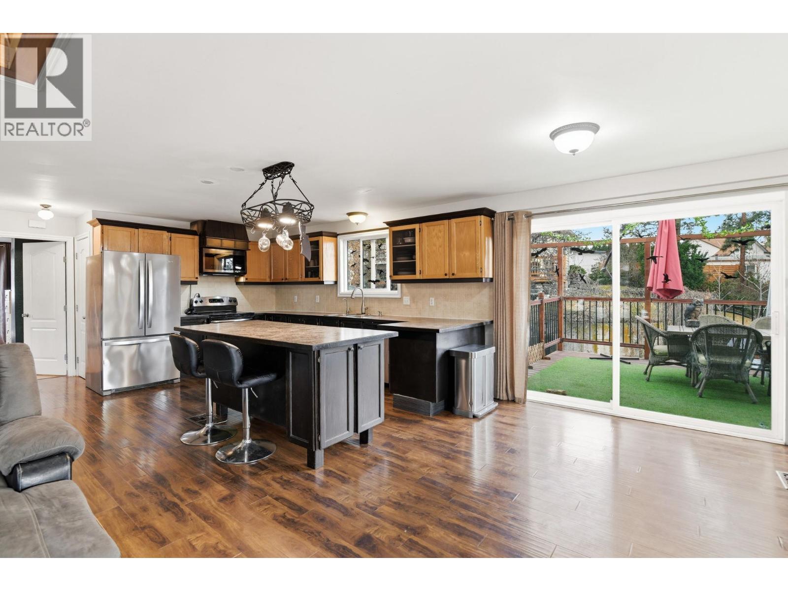 1734 Lynrick Road, Kelowna, British Columbia  V1P 1E9 - Photo 5 - 10377468