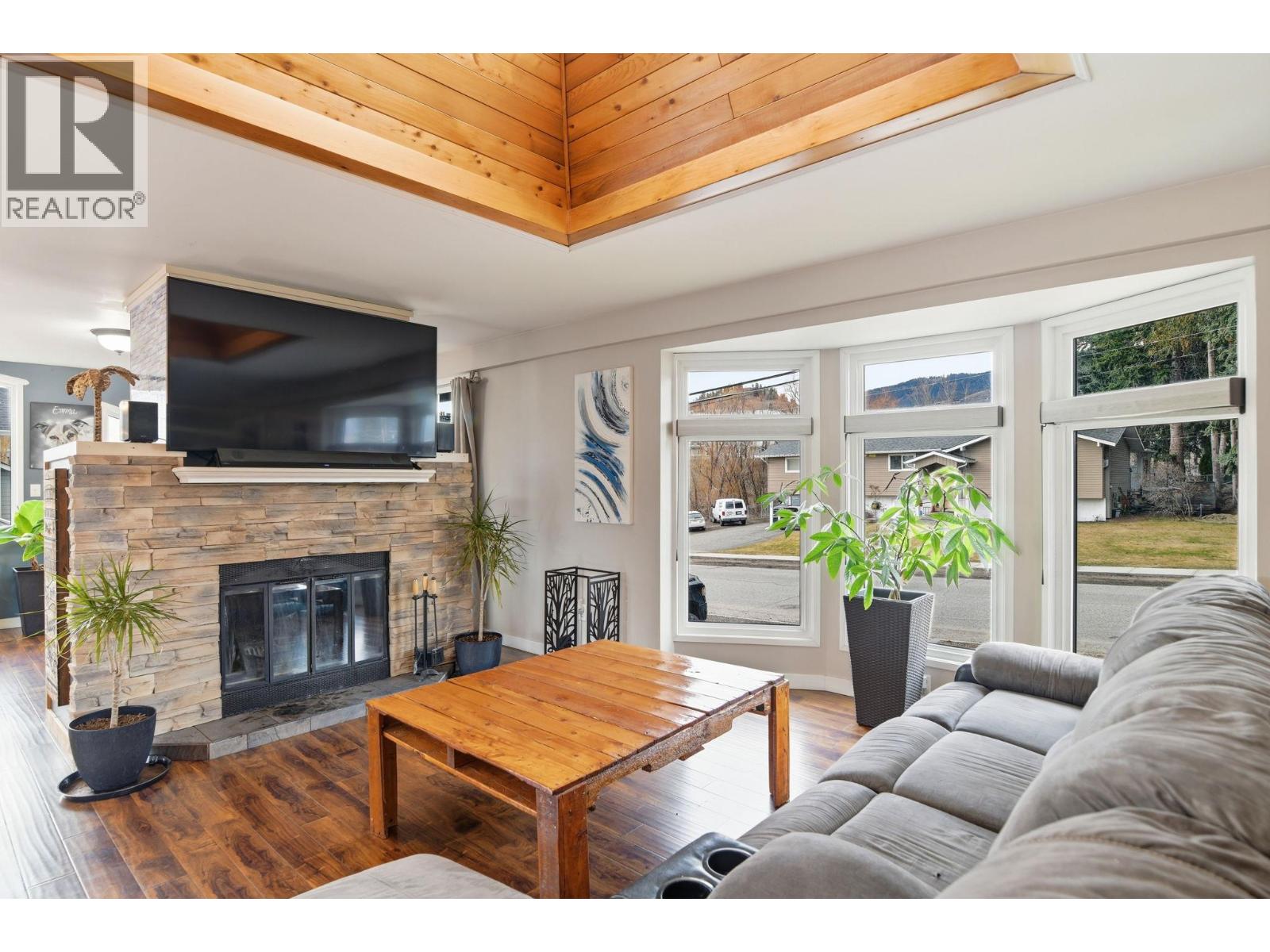 1734 Lynrick Road, Kelowna, British Columbia  V1P 1E9 - Photo 7 - 10377468