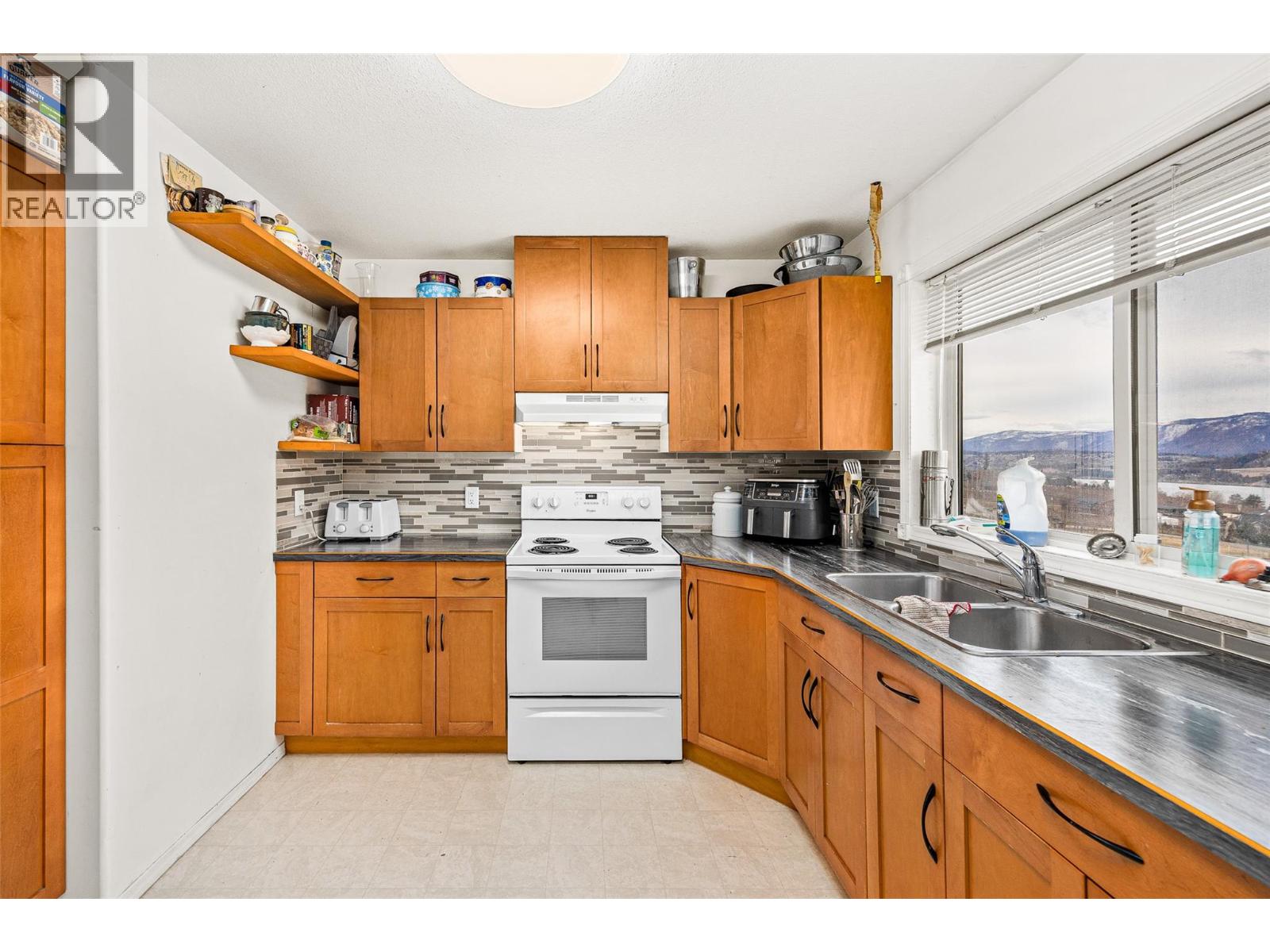 14286 Harmen Road, Lake Country, British Columbia  V4V 2B9 - Photo 13 - 10377112