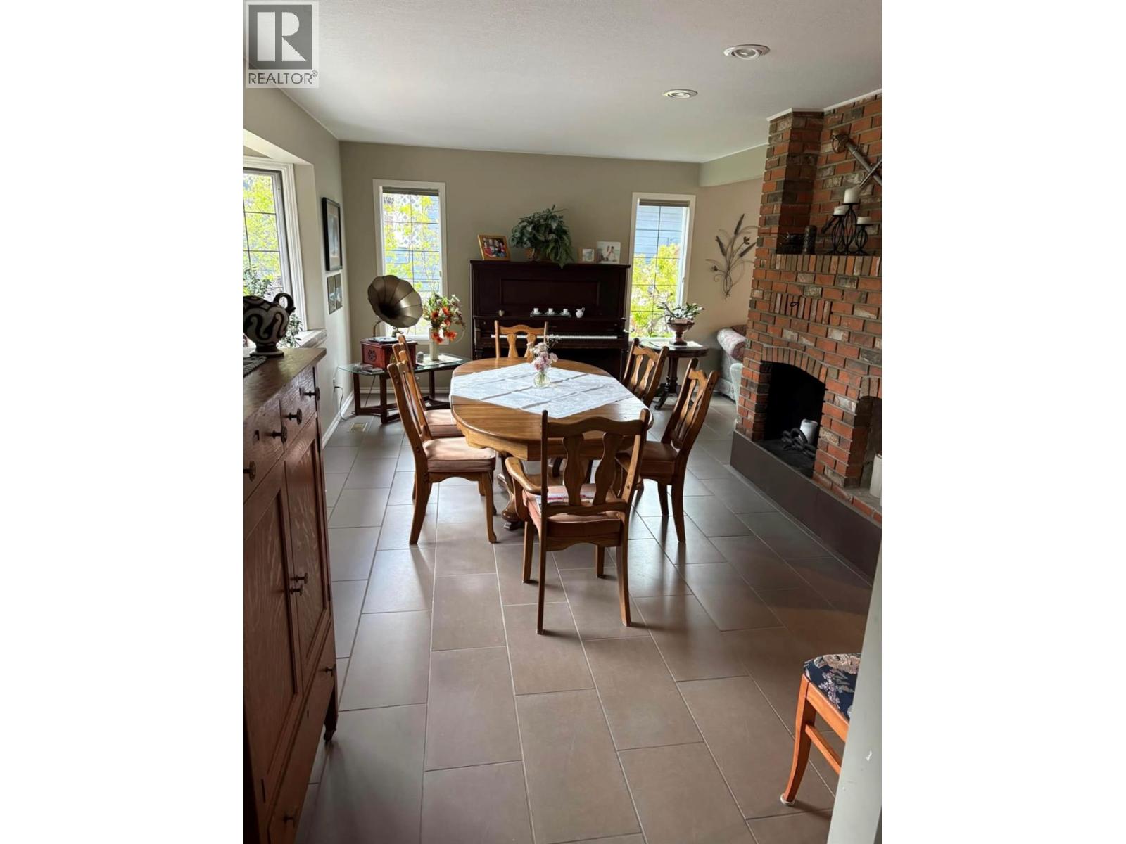 210 10th Avenue Nw, Nakusp, British Columbia  V0G 1R0 - Photo 10 - 10377700