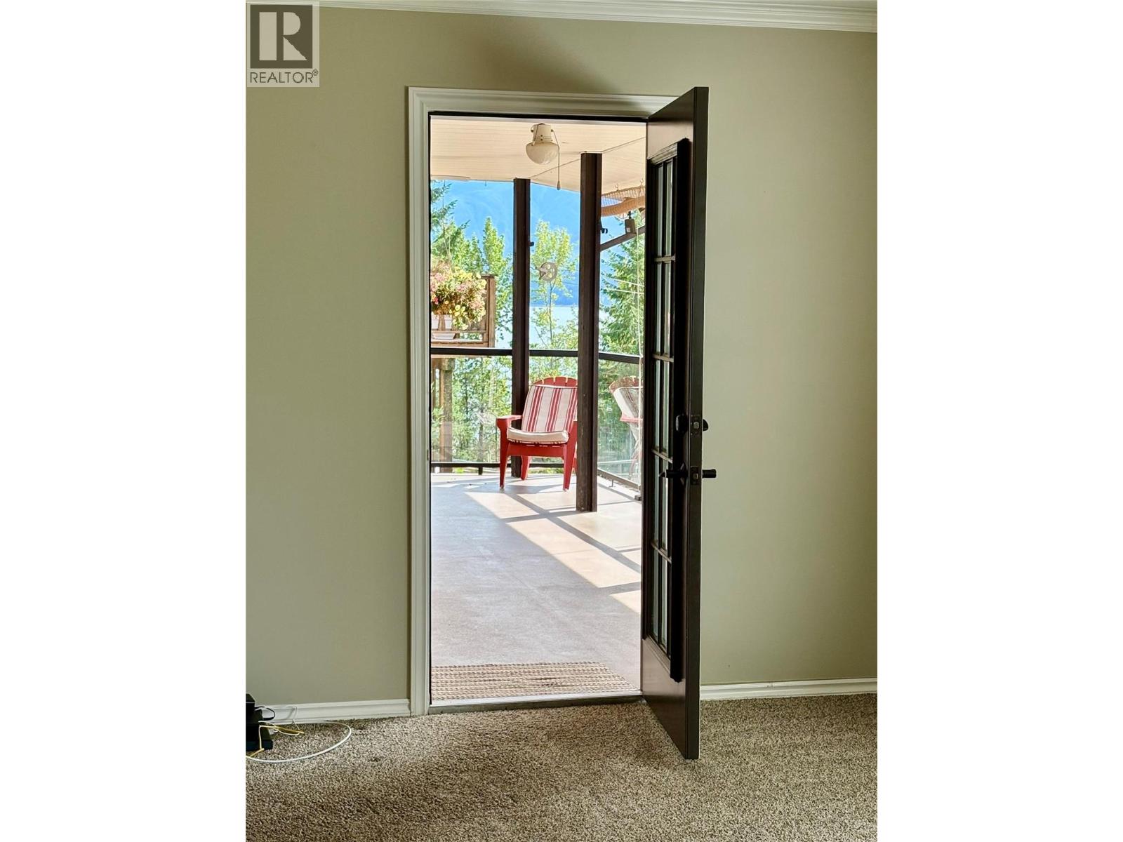 210 10th Avenue Nw, Nakusp, British Columbia  V0G 1R0 - Photo 16 - 10377700